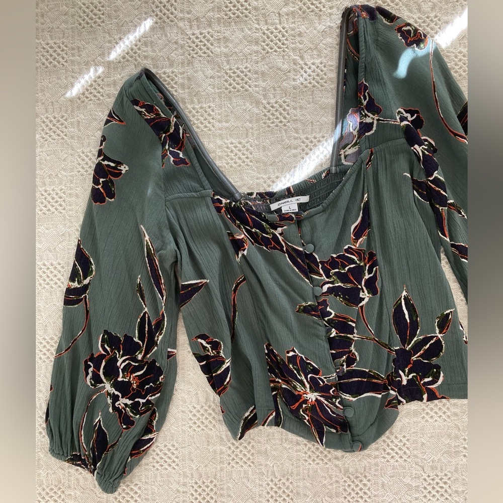 O’Neill floral smocked back puff sleeve top large